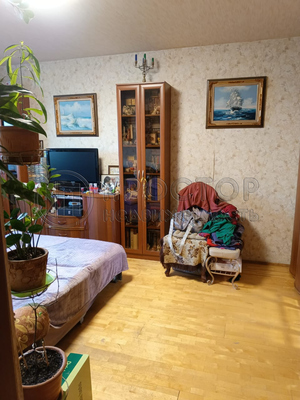 Продам двухкомнатную (2-комн.) квартиру, Бирюлёвская ул, 1к2, Москва г