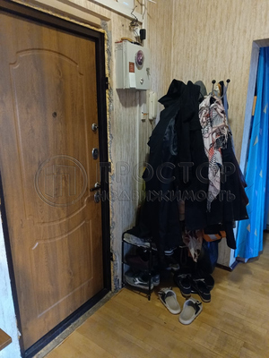 Продам двухкомнатную (2-комн.) квартиру, Бирюлёвская ул, 1к2, Москва г