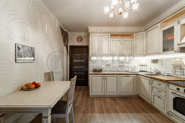Продам трехкомнатную (3-комн.) квартиру, Родники мкр, 2, Знамя Октября п