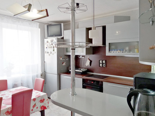 Продам трехкомнатную (3-комн.) квартиру, Красноармейская ул, 298/81, Ростов-на-Дону г