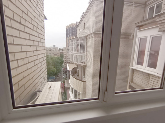 Продам трехкомнатную (3-комн.) квартиру, Красноармейская ул, 298/81, Ростов-на-Дону г