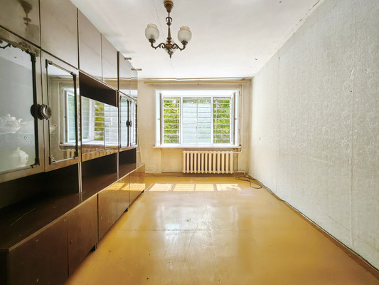 Продам двухкомнатную (2-комн.) квартиру, Ленина ул, 18, Большевик п