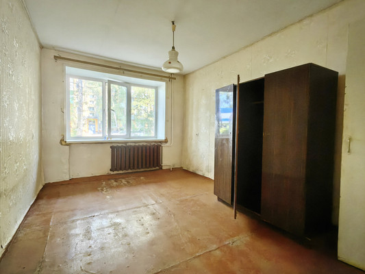 Продам двухкомнатную (2-комн.) квартиру, Ленина ул, 18, Большевик п