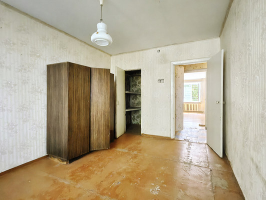 Продам двухкомнатную (2-комн.) квартиру, Ленина ул, 18, Большевик п