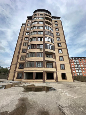 Продам трехкомнатную (3-комн.) квартиру, Амет-хана Султана пр-кт, 37ка, Махачкала г