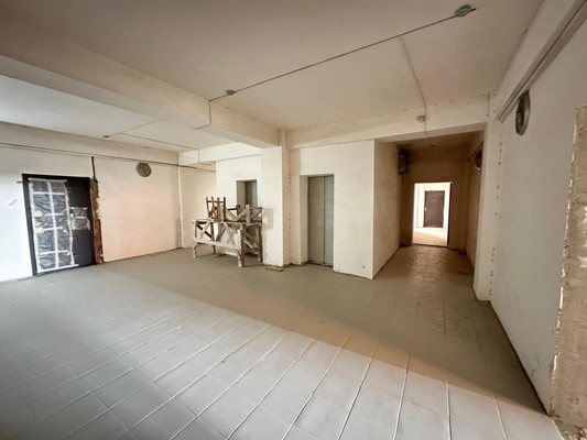 Продам трехкомнатную (3-комн.) квартиру, Амет-хана Султана пр-кт, 37ка, Махачкала г