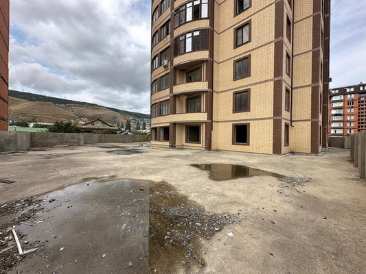 Продам трехкомнатную (3-комн.) квартиру, Амет-хана Султана пр-кт, 37ка, Махачкала г