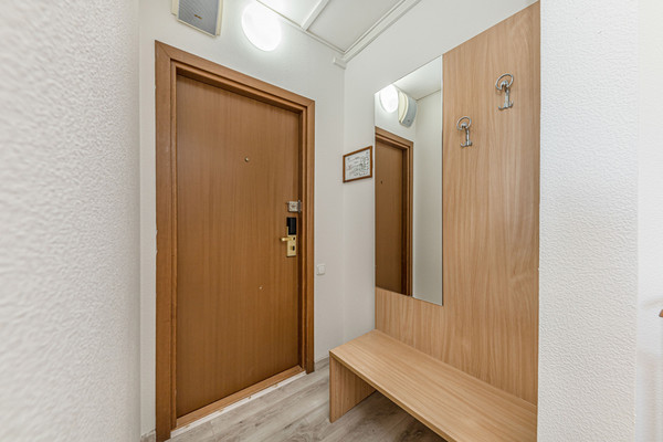 Продам однокомнатную (1-комн.) квартиру, Молодогвардейцев ул, 34, Челябинск г
