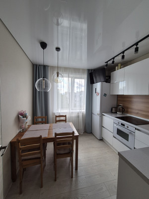Продам трехкомнатную (3-комн.) квартиру, Комсомольская ул, 310, Южно-Сахалинск г