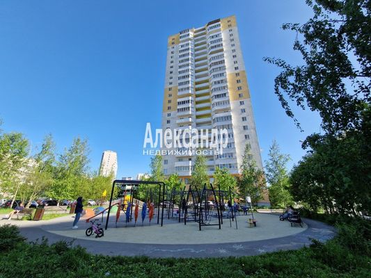 Продам двухкомнатную (2-комн.) квартиру, Пушкинская ул, 4, Окуловка г