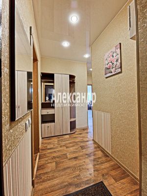 Продам двухкомнатную (2-комн.) квартиру, Пушкинская ул, 4, Окуловка г