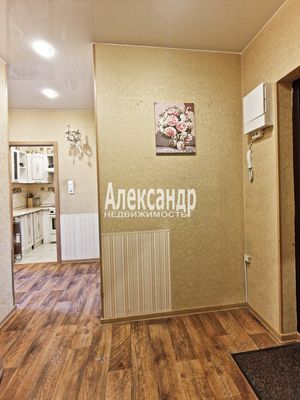 Продам двухкомнатную (2-комн.) квартиру, Пушкинская ул, 4, Окуловка г