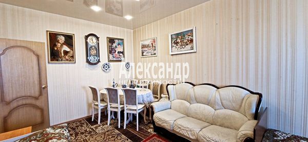 Продам двухкомнатную (2-комн.) квартиру, Пушкинская ул, 4, Окуловка г
