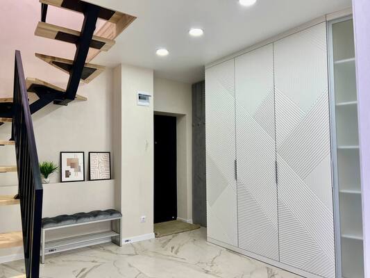 Продам трехкомнатную (3-комн.) квартиру, Ленина ул, 89А, Киров г