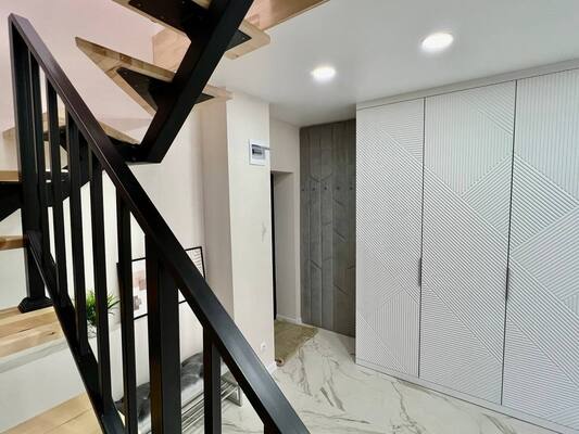 Продам трехкомнатную (3-комн.) квартиру, Ленина ул, 89А, Киров г