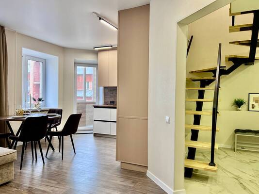 Продам трехкомнатную (3-комн.) квартиру, Ленина ул, 89А, Киров г