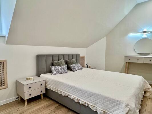 Продам трехкомнатную (3-комн.) квартиру, Ленина ул, 89А, Киров г