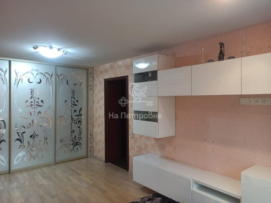 Продам двухкомнатную (2-комн.) квартиру, Халтуринская ул, 13, Москва г