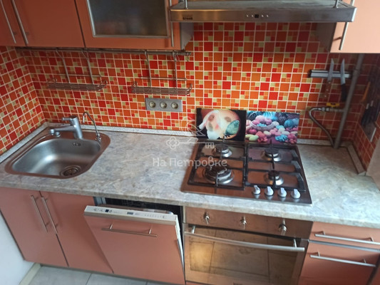 Продам двухкомнатную (2-комн.) квартиру, Халтуринская ул, 13, Москва г