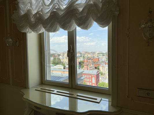 Продам трехкомнатную (3-комн.) квартиру, Гончарная ул, 38, Москва г