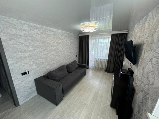 Продам трехкомнатную (3-комн.) квартиру, Победы пр-кт, 53к2, Комсомольск-на-Амуре г