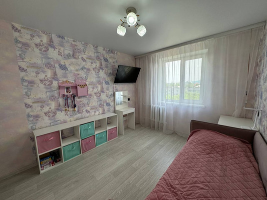 Продам трехкомнатную (3-комн.) квартиру, Победы пр-кт, 53к2, Комсомольск-на-Амуре г