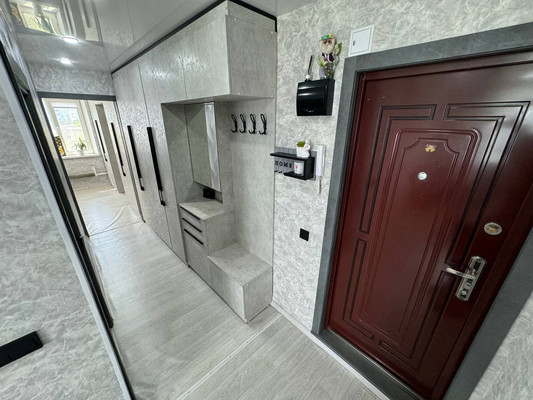Продам трехкомнатную (3-комн.) квартиру, Победы пр-кт, 53к2, Комсомольск-на-Амуре г