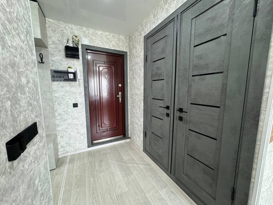 Продам трехкомнатную (3-комн.) квартиру, Победы пр-кт, 53к2, Комсомольск-на-Амуре г