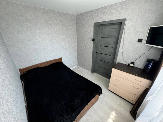 Продам трехкомнатную (3-комн.) квартиру, Победы пр-кт, 53к2, Комсомольск-на-Амуре г