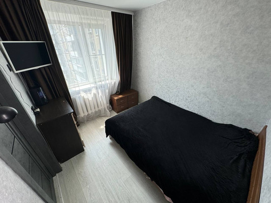 Продам трехкомнатную (3-комн.) квартиру, Победы пр-кт, 53к2, Комсомольск-на-Амуре г