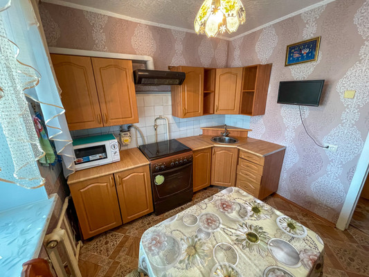 Продам многокомнатную квартиру, 1-й Микрорайон ул, 2, Эльбан рп