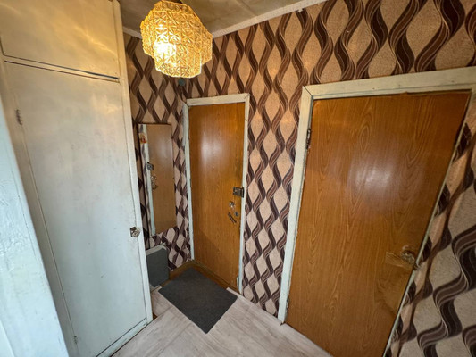 Продам однокомнатную (1-комн.) квартиру, 1-й Микрорайон ул, 25, Эльбан рп