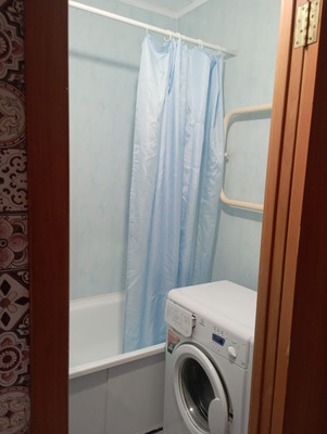 Продам двухкомнатную (2-комн.) квартиру, Абытаевская ул, 4а, Красноярск г