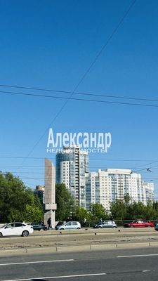 Продам комнату в 8-комн. квартире, Беринга ул, 32к3, Санкт-Петербург г