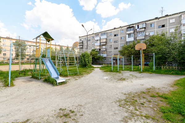 Продам двухкомнатную (2-комн.) квартиру, Прибалтийская ул, 35, Екатеринбург г