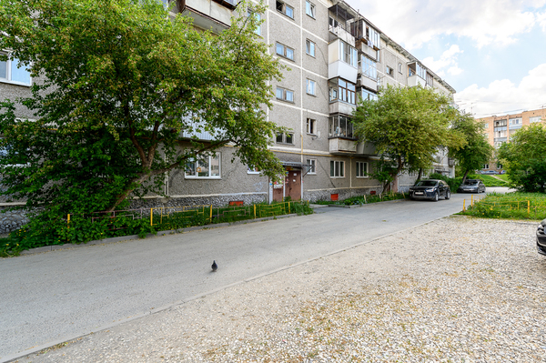 Продам двухкомнатную (2-комн.) квартиру, Прибалтийская ул, 35, Екатеринбург г