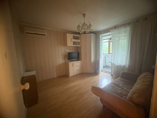 Сдам двухкомнатную (2-комн.) квартиру, Молдагуловой ул, 10к1, Москва г