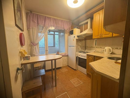 Сдам двухкомнатную (2-комн.) квартиру, Молдагуловой ул, 10к1, Москва г
