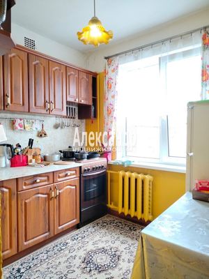 Продам двухкомнатную (2-комн.) квартиру, Спортивная ул, 1, Лахденпохья г