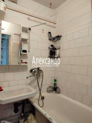 Продам двухкомнатную (2-комн.) квартиру, Спортивная ул, 1, Лахденпохья г