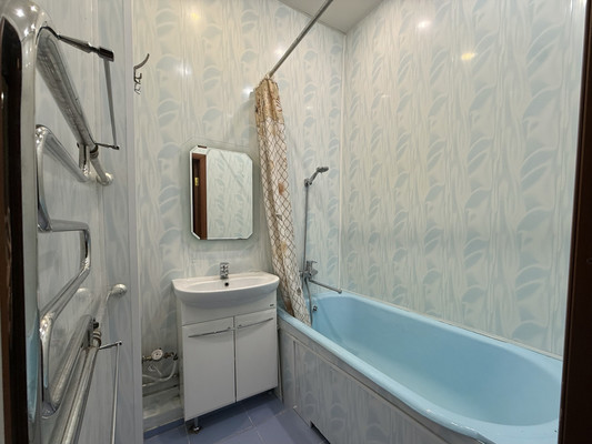 Продам двухкомнатную (2-комн.) квартиру, Петра Романова ул, 4к3, Москва г