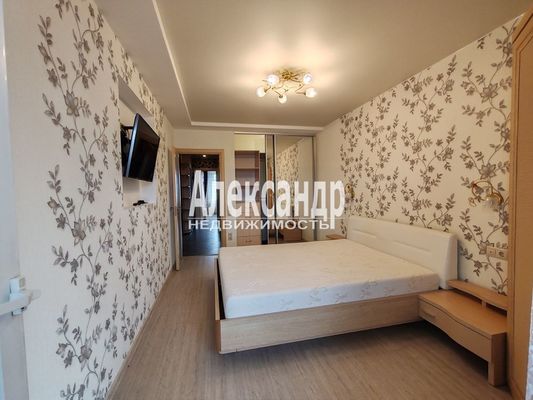 Сдам трехкомнатную (3-комн.) квартиру, Николая Рубцова ул, 9, Парголово п