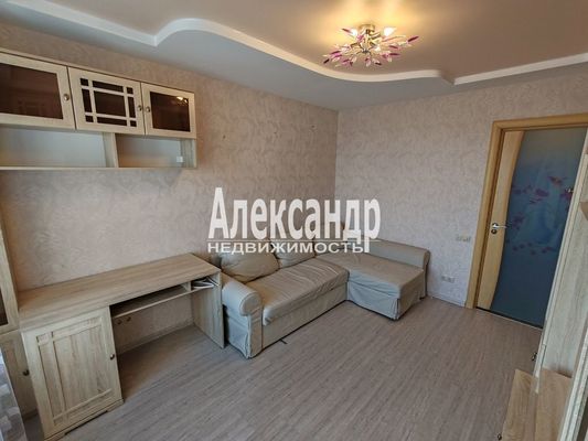 Сдам трехкомнатную (3-комн.) квартиру, Николая Рубцова ул, 9, Парголово п