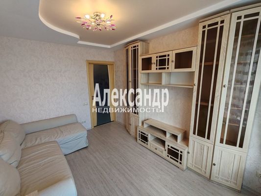 Сдам трехкомнатную (3-комн.) квартиру, Николая Рубцова ул, 9, Парголово п