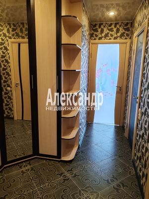Сдам трехкомнатную (3-комн.) квартиру, Николая Рубцова ул, 9, Парголово п