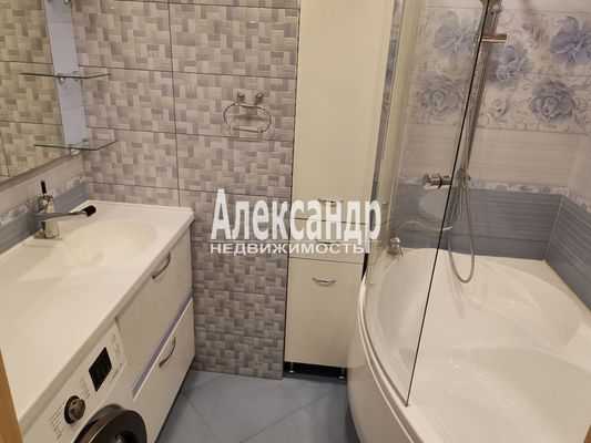 Сдам трехкомнатную (3-комн.) квартиру, Николая Рубцова ул, 9, Парголово п