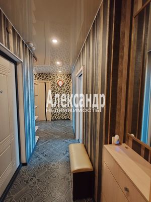 Сдам трехкомнатную (3-комн.) квартиру, Николая Рубцова ул, 9, Парголово п