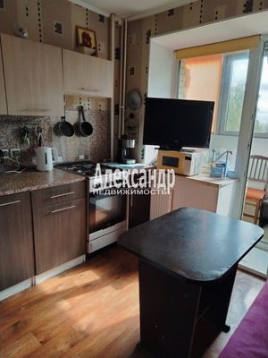Продам однокомнатную (1-комн.) квартиру, Большая Каменная ул, 1к1, Выборг г