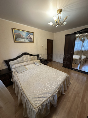 Продам трехкомнатную (3-комн.) квартиру, Родниковая ул, к1, Голубое д