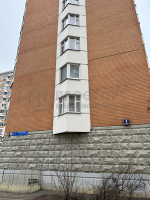 Продам трехкомнатную (3-комн.) квартиру, Родниковая ул, к1, Голубое д